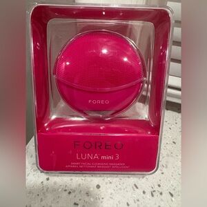 New in Box- FOREO Luna Mini 3 - Bold Pink